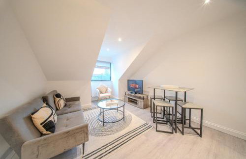 9 Royal Oak Brentwood - 2 Bed - Free Secure Parking - Contractor Stays - Long Stays - Foto 12