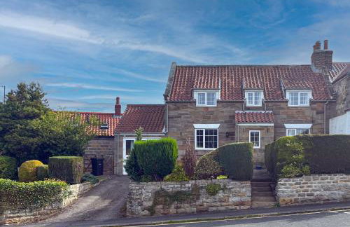 Cherry Garth - Photo 1