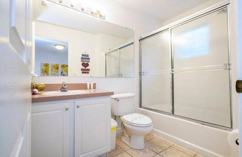 Cozy 3Bed Townhome 8 Miles from Disney 1123 - Foto 36