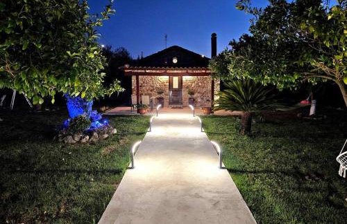 Patras stonehouse with large yard - Πέτρινο σπίτι με αυλή - Foto 1