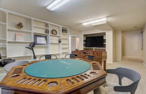 Deep Blue Spacious Escape w Hot Tub & Playground - Foto 2