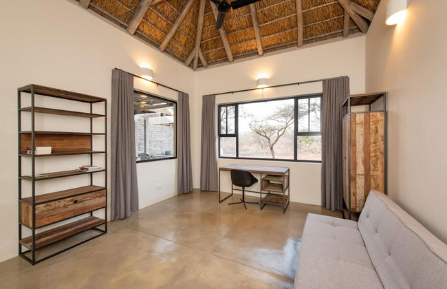 Villa Appelblaar Luxury 4 Bedroom Villa Home in the South African Bush - Photo 31