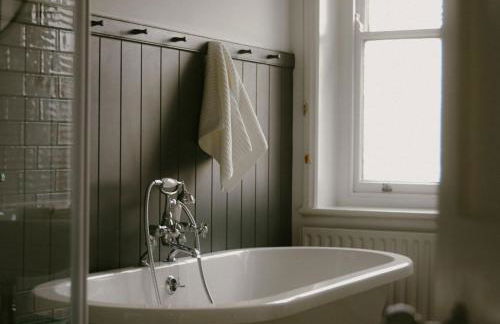 Trinity Farmhouse - Stunning House & Gardens! - Foto 54