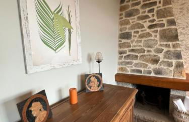 Ti an Aod Beachfront Stone Cottage Sleeps 10 OI Collection Rentals - Foto 27