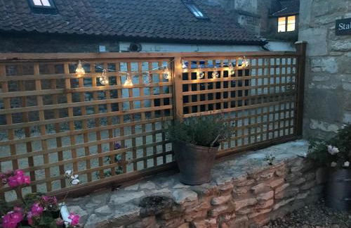 STABLES Stylish comfortable peaceful cottage with parking and outdoor space - Photo 64