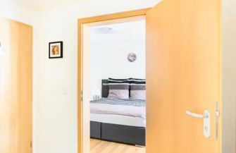 Günstiges grünes Ferienzimmer mit separater moderner Dusche - Foto 21