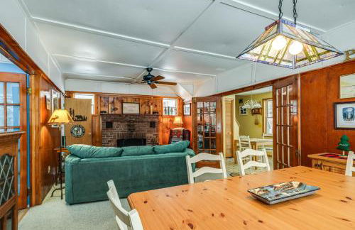 Walk to Lake George Beach Quiet Family Retreat - Foto 10