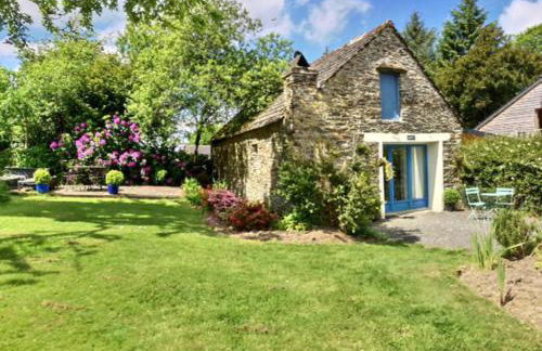 Hayloft at Kergudon Gîtes, Couples' gîte with pool - Foto 1
