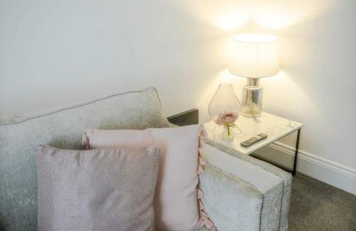 Elegantly 2-Bedroom in Ashington, Sleeps 3 - Photo 18