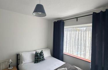 Entire 2 bed apartment - Up to 4 guest - 10 min from station & town centre - Foto 6