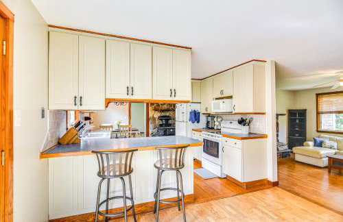 6 Mi to Beach Family Home in Little Compton! - Foto 9