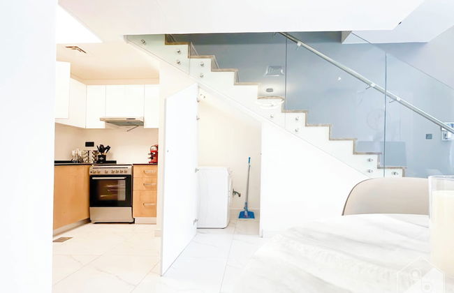 Luxury 1-br Villa in Rukan: Dubai Skyline Views! - Foto 22