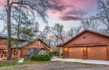 Log Cabin sleeps 20 with hot tub, EV Charger, firepit - Foto 55