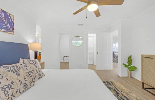 Waterfront 2BR Escape - Pool, Gym & Balcony with Intracoastal Views - Foto 10