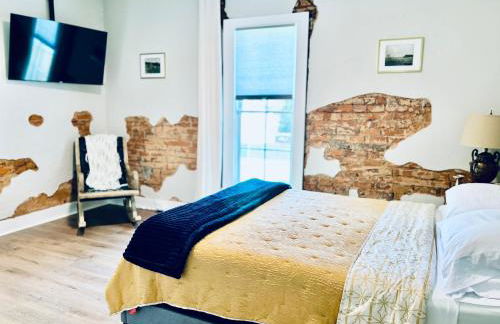 1920 Brick House-Hot Tub-Outdoor Brickoven Pizza-Pets-Breweries - Foto 54