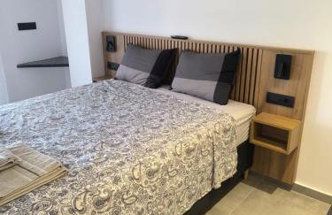 Garden and Sea - Photo 24