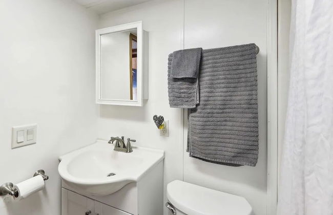 Cabin 9 ~ Toronto Lake: Fishing, Swimming & More! 1 Bedroom Cabin by RedAwning - Photo 12