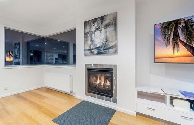 Gorgeous 5 Bedroom - Golf Course Views - Photo 9