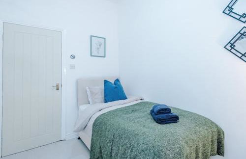 Sleep7, Pool Table, TTennis, Free Parking, 3BR - Foto 14