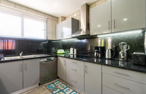 Roraima House - Private Pool & Garden - Photo 17