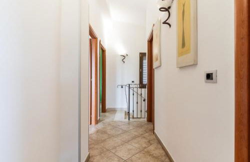 Deep Blue Sea - Photo 18