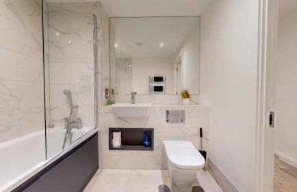 Stylish 2-bed flat,Secure Parking - Foto 13