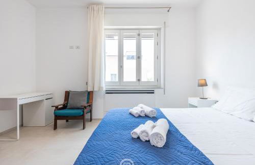 Sandy Retreat, Beachside Apartment with Terrace - Foto 30