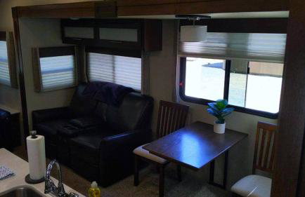 RV42 with Large Deck on a Creek - Foto 17