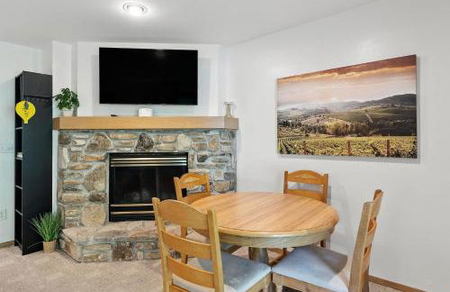 Relaxing Busy Bee C-7 by Simple Life Rentals - Foto 67