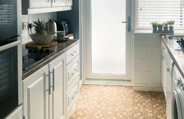 Phoenix House - 2 Double Bedroom House - Business and Corporate Travellers - Photo 40