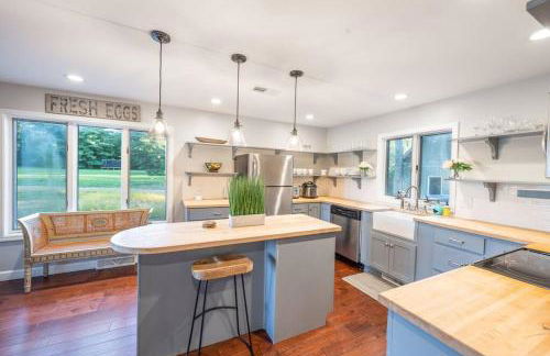 Secluded Waterfront A-Frame Cabin w/ Pvt Lake - Foto 30