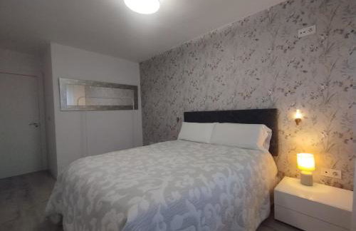 Ático 4 personas con terraza y vistas - Foto 9