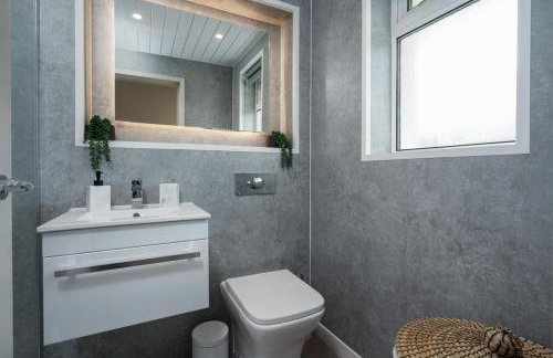 1BR Shawlands Walk To Queens Park with Parking - Photo 4