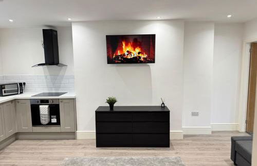 3BD Modern Home with Free Private Parking - Foto 1