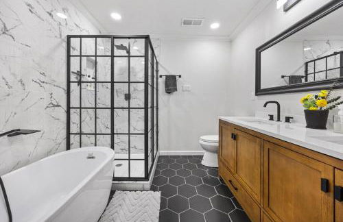 New! Flower Mound Home with Pool and Firepit - Foto 16