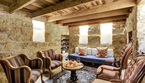 New! Luxurious Home With Wine Cellar & Firepit! - Foto 3