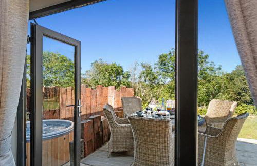 Dewin Bach - Luxury Lodge, Hot Tub, Close to Beach - Photo 85