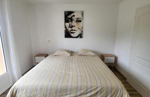 2025 Reno 2-Bed Escape w pool Min to GolfCources - Foto 33