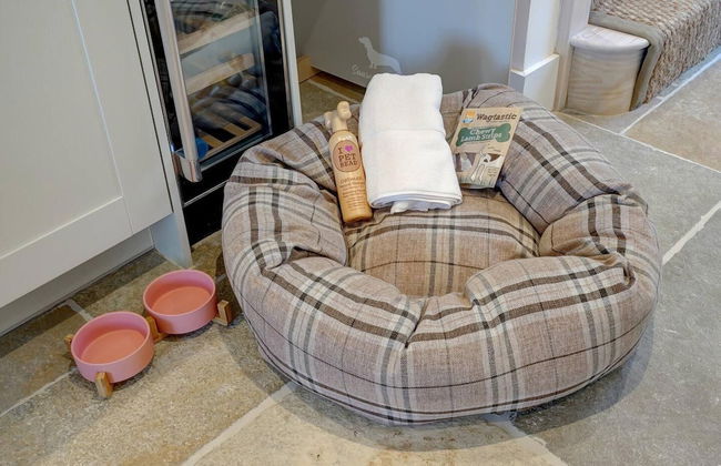 Luxury 1 bed Cottage With hot tub and log Burner - Foto 18