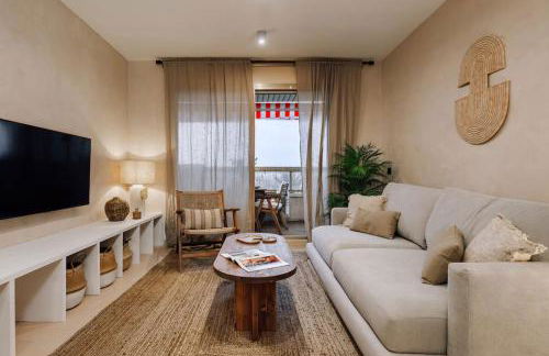 Impressive beachfront home - Foto 1