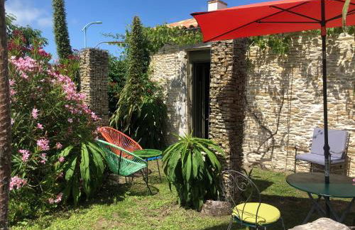 Les Fleurs De Lys, Suites'Appart , Entrée et Terrasse Privée Proche de la Mer - Foto 23