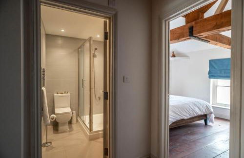 The Old Custom House - Photo 17