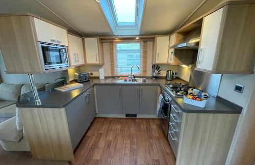 Millfields Holiday Park - Diamond Deluxe - Coastal Caravan Breaks - Foto 4