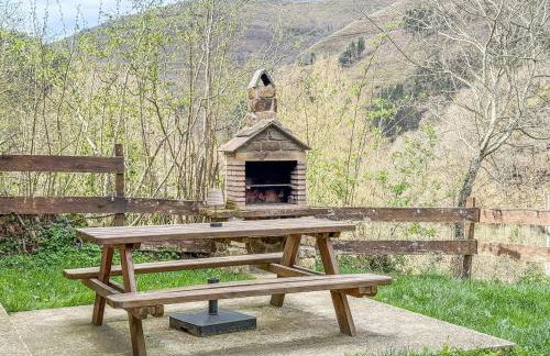 Cabaña La Gurueba, frente rio y cascada - Foto 16