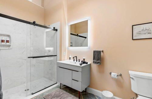 KING First Floor Sleep8 4Beds 2BA Swepson Escape - Foto 49