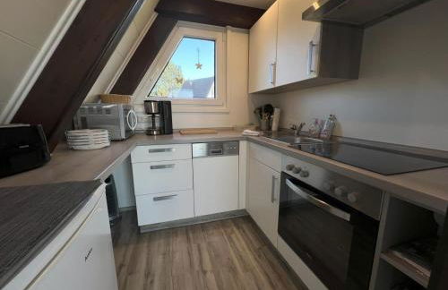 Nurdachhaus mit Blick ins Grüne- ruhige Lage nahe Yachthafen Fedderwardersiel - Foto 9