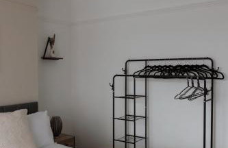 Large 4 Bed Home - Fast Wifi, Smart TV's & Free Parking - Near A66 - Foto 5