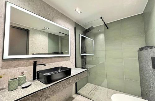 Oasis Luxury Apartments - Photo 8