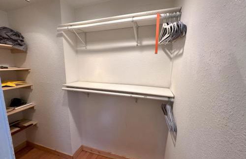 BoDekes N Tacoma Landing with HOT TUB near University - Foto 25