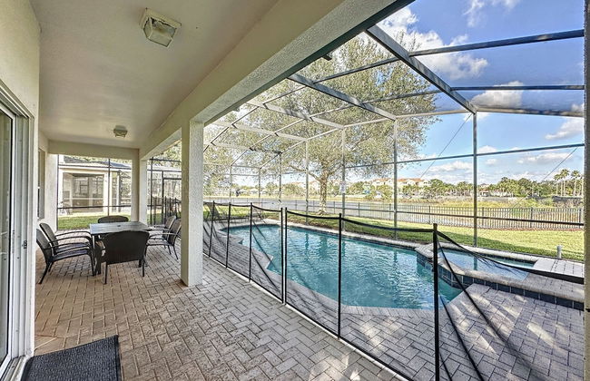 This Amazing 6 Bedroom Property With a Lake View - Foto 40